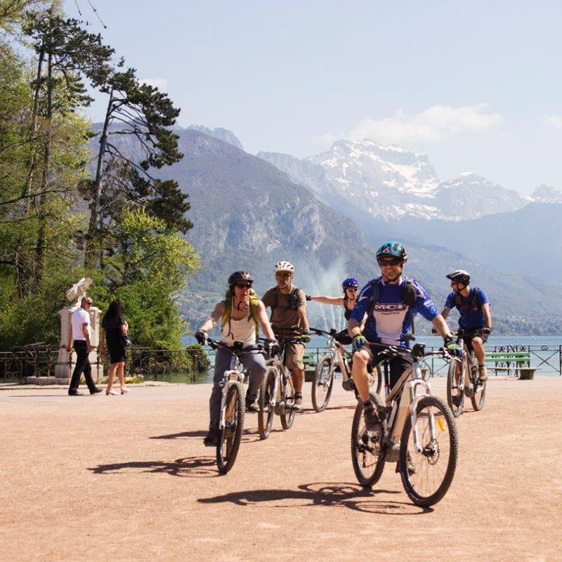 Location de vélo pour une balade à Annecy