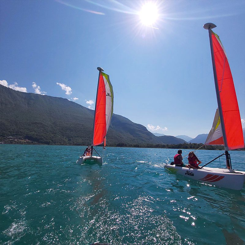 Cours de voile à Annecy