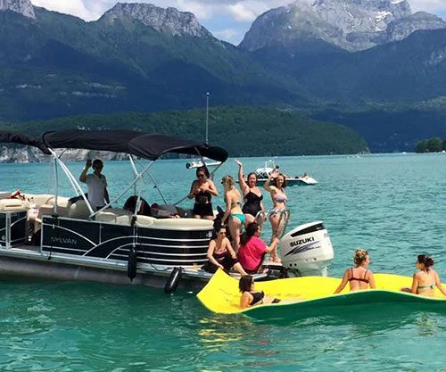 Enterrement de vie de jeune fille sur le lac d'Annecy