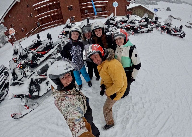 Motoneige en équipe pour un team building