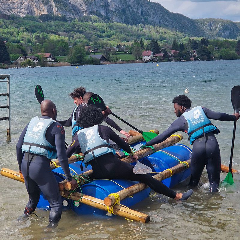 Construction d'un radeau